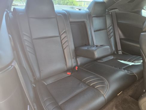 Used 2017 Dodge Challenger SRT w/ Technology Group RWD image 9