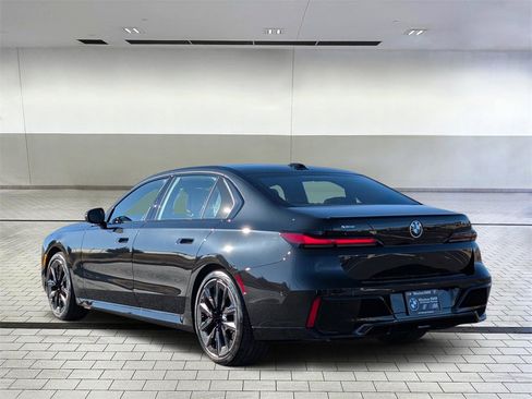 New 2026 BMW 740i xDrive image 3