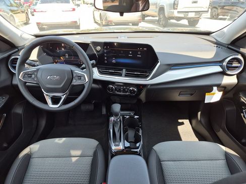 New 2026 Chevrolet Trax LT w/ Driver Confidence Package FWD image 19