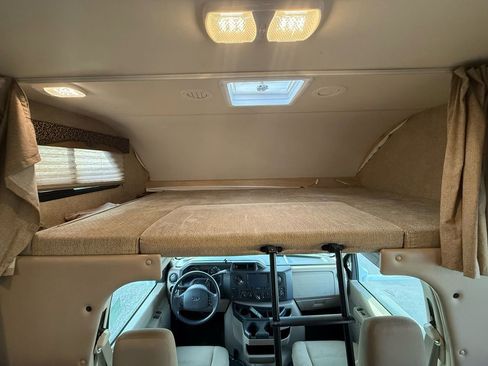 Used 2015 Ford E-450 and Econoline 450 Super Duty w/ Motorhome Prep Package image 10