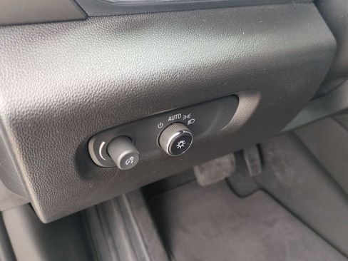 Used 2024 Chevrolet Traverse LT image 35