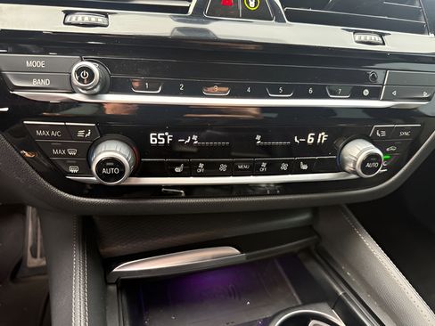 Used 2023 BMW 530e w/ M Sport Package RWD image 17