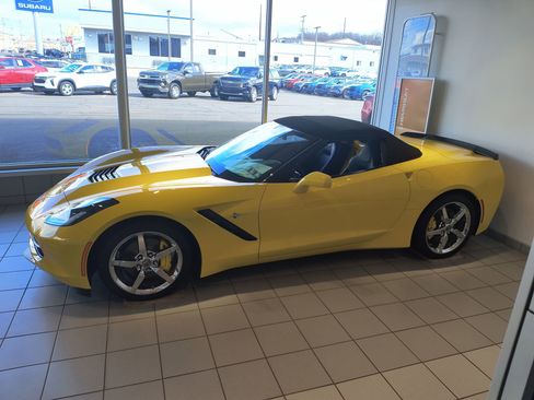 Certified 2015 Chevrolet Corvette Stingray Convertible RWD image 1