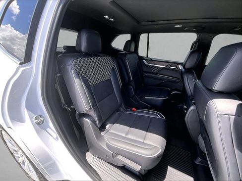 Used 2024 GMC Acadia Denali w/ Super Cruise Package FWD image 29