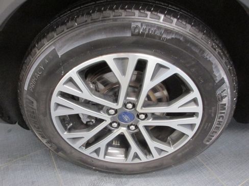 Used 2022 Ford Escape SEL w/ Technology Package image 13