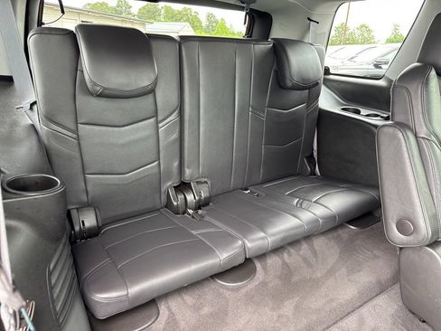 Used 2020 Cadillac Escalade Premium Luxury image 19