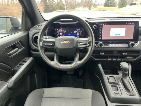 Used 2024 Chevrolet Colorado W/T image 23
