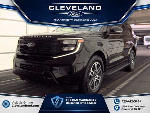 Used 2025 Ford Expedition Active RWD image 1