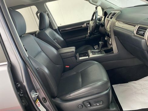 Used 2018 Lexus GX 460 Premium w/ Navigation Package image 9