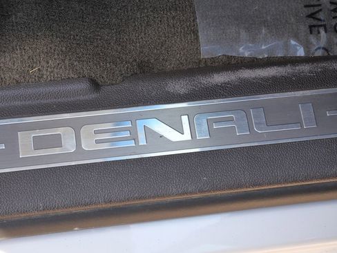 Used 2016 GMC Yukon XL Denali w/ Open Road Package AWD/4WD image 20