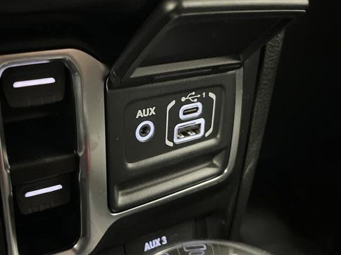 Used 2024 Jeep Wrangler Unlimited image 22