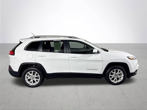 Used 2018 Jeep Cherokee Latitude image 5