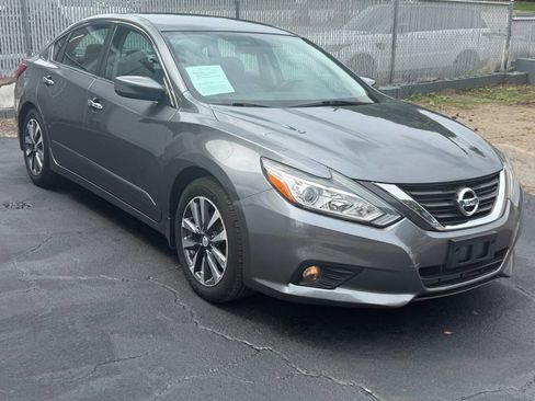Used 2016 Nissan Altima 2.5 SV image 9
