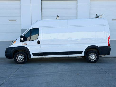 Used 2021 RAM ProMaster 2500 w/ Convenience Group image 2