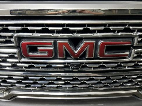 Used 2020 GMC Sierra 1500 Denali w/ Technology Package AWD/4WD image 10