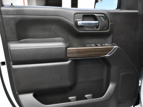 Used 2021 Chevrolet Silverado 1500 LT w/ LPO, Dark Essentials Package image 9