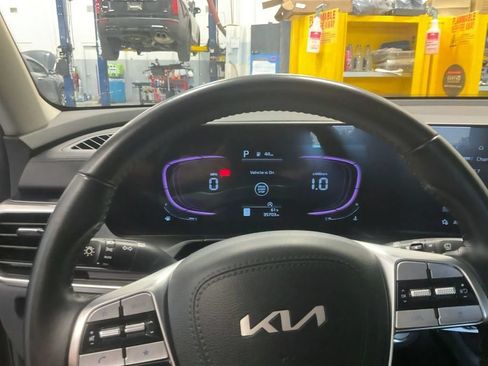 Used 2025 Kia Telluride S AWD/4WD image 22