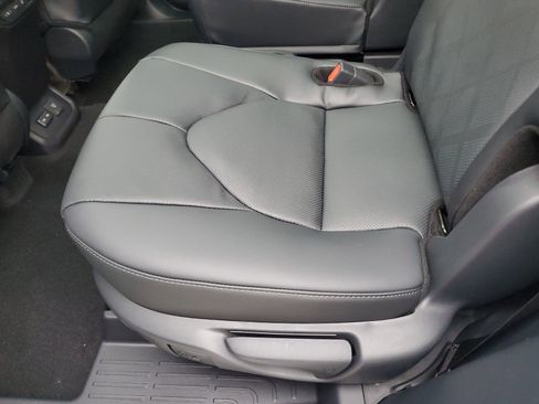 New 2026 Toyota Highlander Platinum image 15