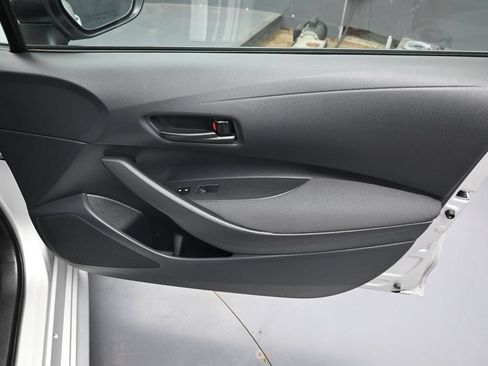 Used 2025 Toyota Corolla LE FWD image 29