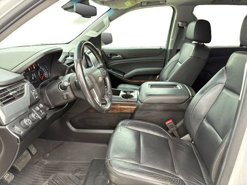 Used 2019 Chevrolet Tahoe LT w/ LT Signature Package AWD/4WD image 11