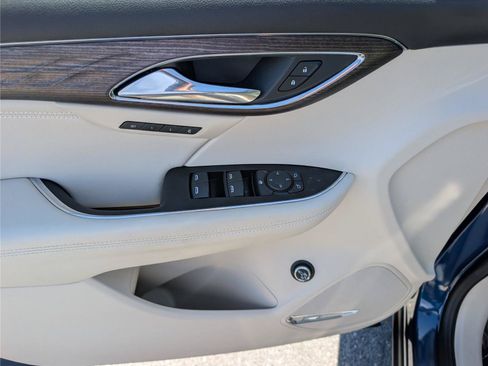 Used 2023 Buick Envision Avenir AWD/4WD image 21
