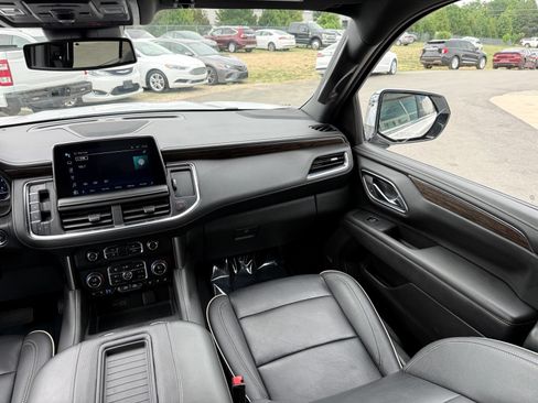 Used 2023 Chevrolet Suburban Premier AWD/4WD image 27