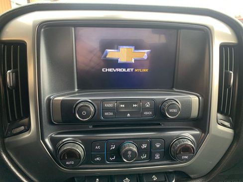 Used 2018 Chevrolet Silverado 1500 LT w/ Texas Edition image 26