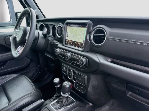 Used 2023 Jeep Wrangler Unlimited Sahara AWD/4WD image 34