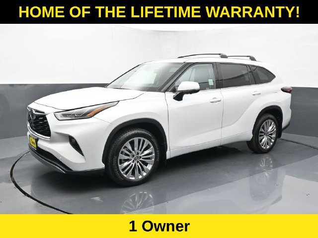 Used 2025 Toyota Highlander Platinum AWD/4WD image 2