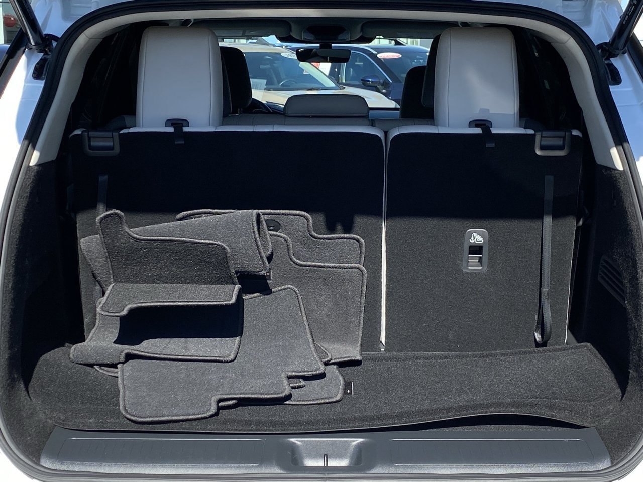 Certified 2027 INFINITI QX60 Luxe w/ Cargo Package FWD image 14
