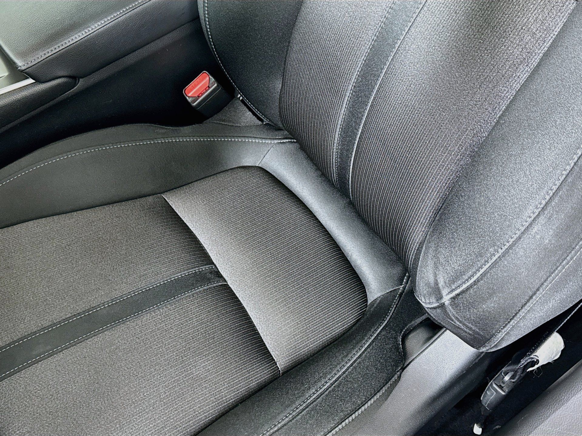 Used 2018 Honda Accord EX image 20