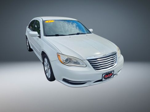 Used 2012 Chrysler 200 LX FWD image 1