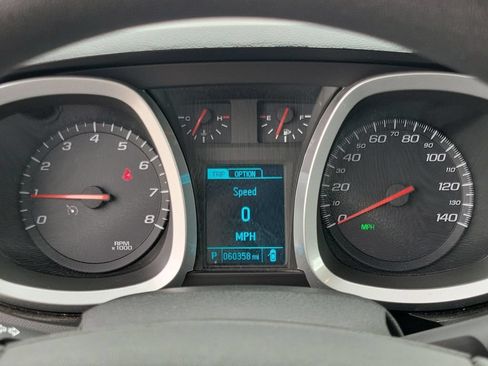 Used 2017 Chevrolet Equinox LT FWD image 23