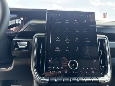 New 2026 GMC Yukon Denali w/ Sun & Power Step Package AWD/4WD image 24