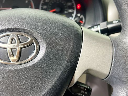 Used 2011 Toyota Corolla LE image 19