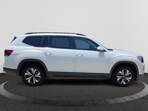 Certified 2026 Volkswagen Atlas SE FWD image 8