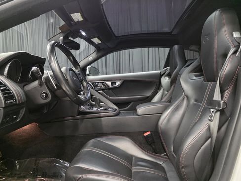 Used 2016 Jaguar F-TYPE R image 17