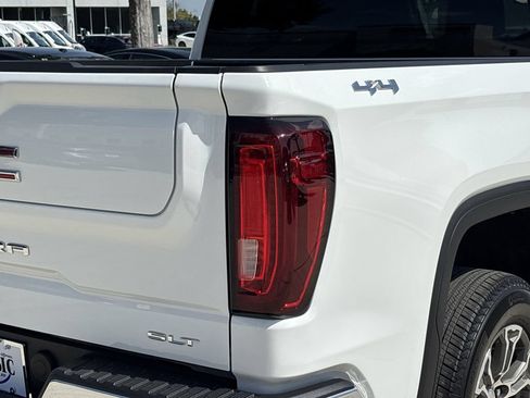 Used 2026 GMC Sierra 1500 SLT AWD/4WD image 4