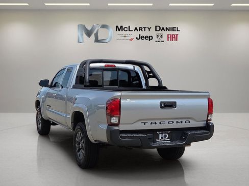 Used 2022 Toyota Tacoma SR5 w/ SR5 Appearance Package (SM) RWD image 4
