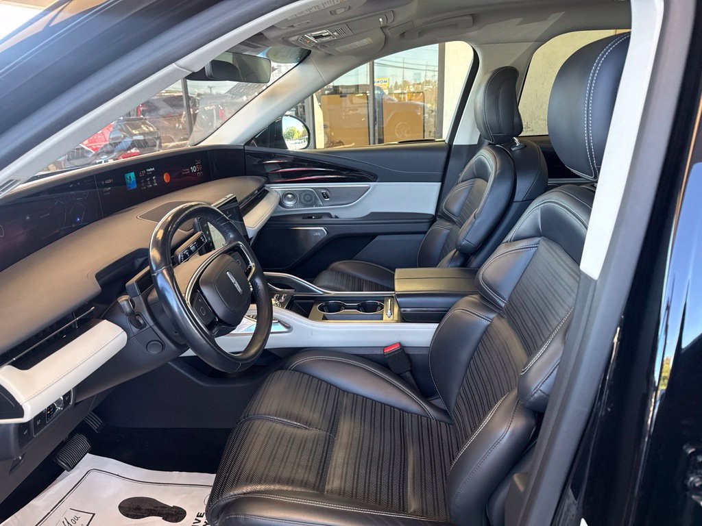 Used 2024 Lincoln Nautilus Reserve w/ Equipment Group 203A AWD/4WD image 11