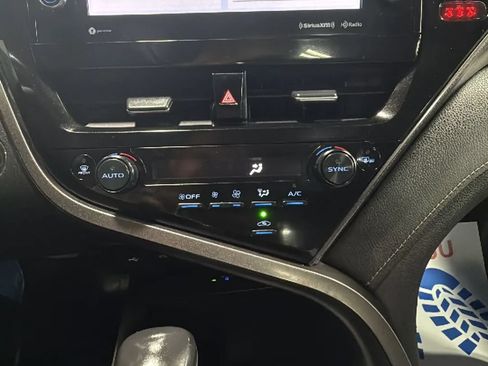 Used 2022 Toyota Camry XSE FWD image 21