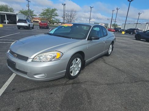 Used 2006 Chevrolet Monte Carlo LT FWD image 2