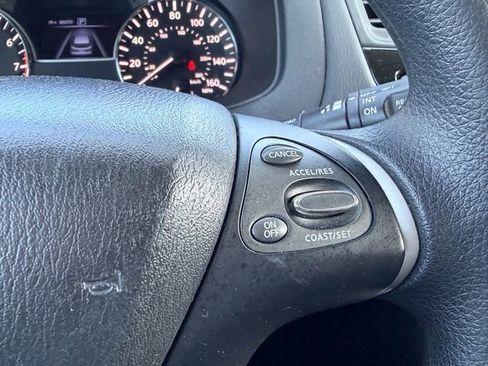 Used 2019 Nissan Pathfinder S image 20