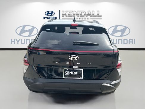 Used 2024 Hyundai Kona SEL w/ Convenience Package FWD image 5