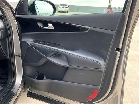 Used 2018 Kia Sorento LX image 29