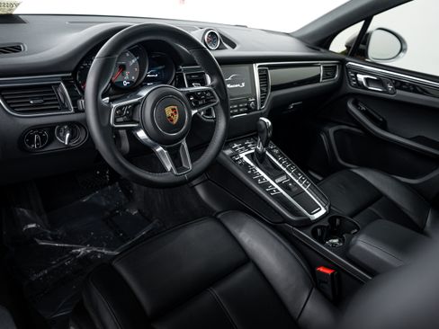 Certified 2018 Porsche Macan S image 4