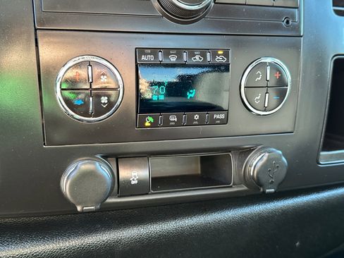 Used 2013 GMC Sierra 1500 SLE w/ Power Tech Package image 29