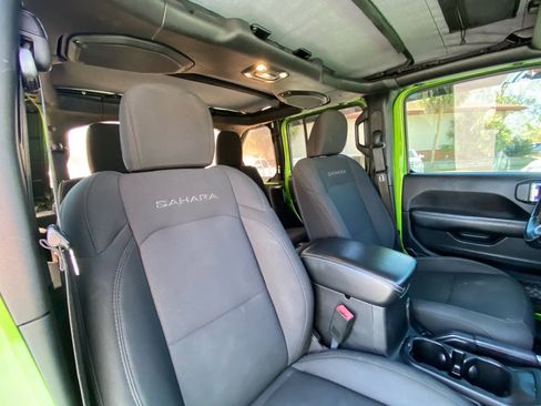 Used 2020 Jeep Wrangler Unlimited Sahara image 38