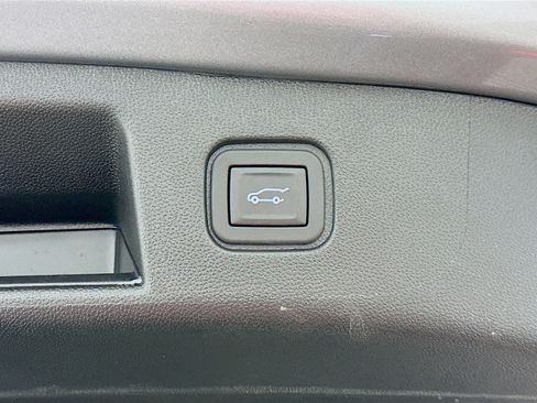 Used 2024 Chevrolet Blazer EV LT AWD/4WD image 31