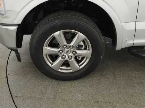 Used 2019 Ford F150 Lariat w/ Equipment Group 502A Luxury image 4